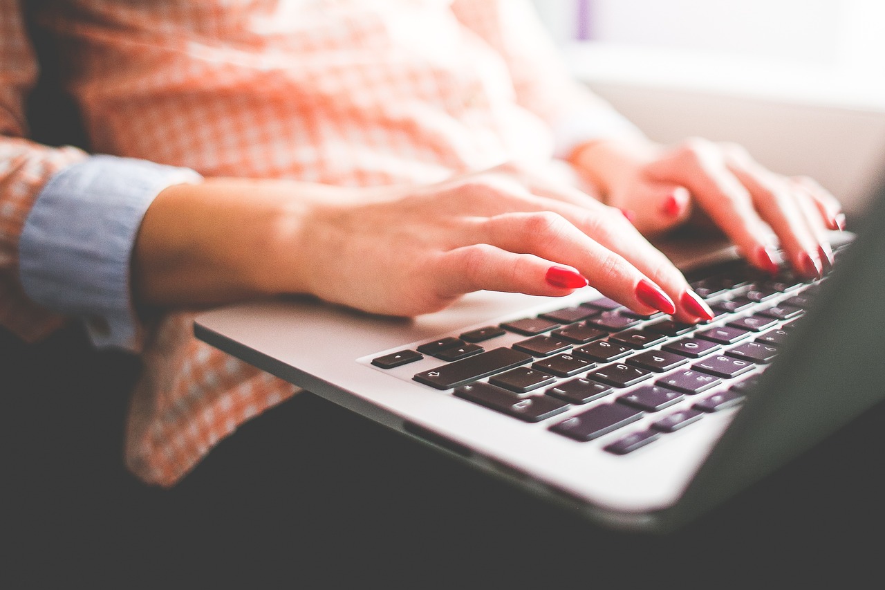 découvrez l'art du dactylographie avec nos conseils et techniques pour améliorer votre vitesse et précision au clavier. parfait pour les débutants comme pour les utilisateurs avancés.