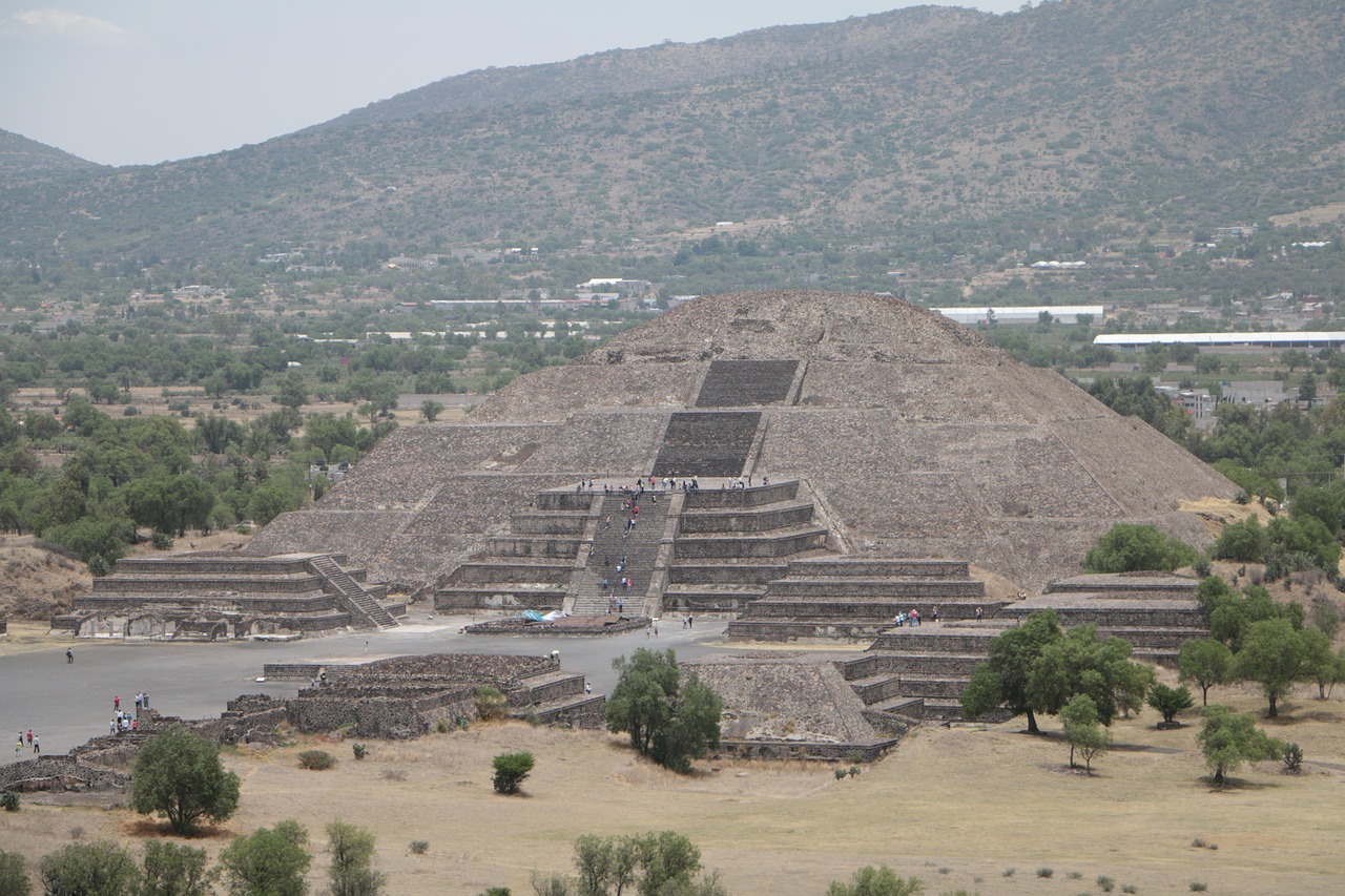 découvrez l'univers fascinant des toltecs, une civilisation mésoaméricaine emblématique. explorez leur culture, leurs croyances, et leur influence sur les sociétés modernes à travers l'histoire.