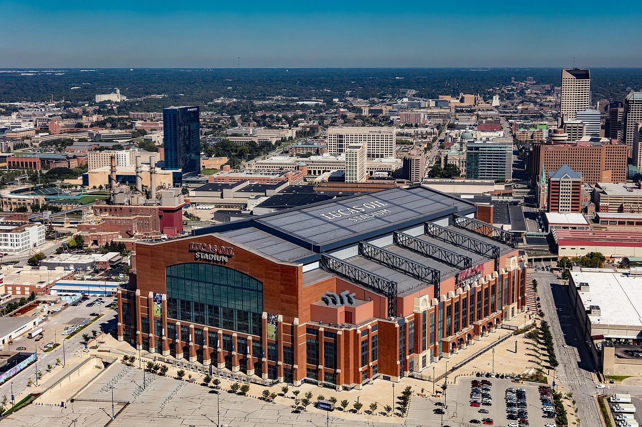 découvrez indianapolis, la capitale de l'état de l'indiana, célèbre pour son riche patrimoine culturel, ses événements sportifs emblématiques comme les courses d'indy 500, et ses attractions touristiques variées. explorez ses musées, ses parcs, et sa délicieuse cuisine locale dans cette ville dynamique et accueillante.