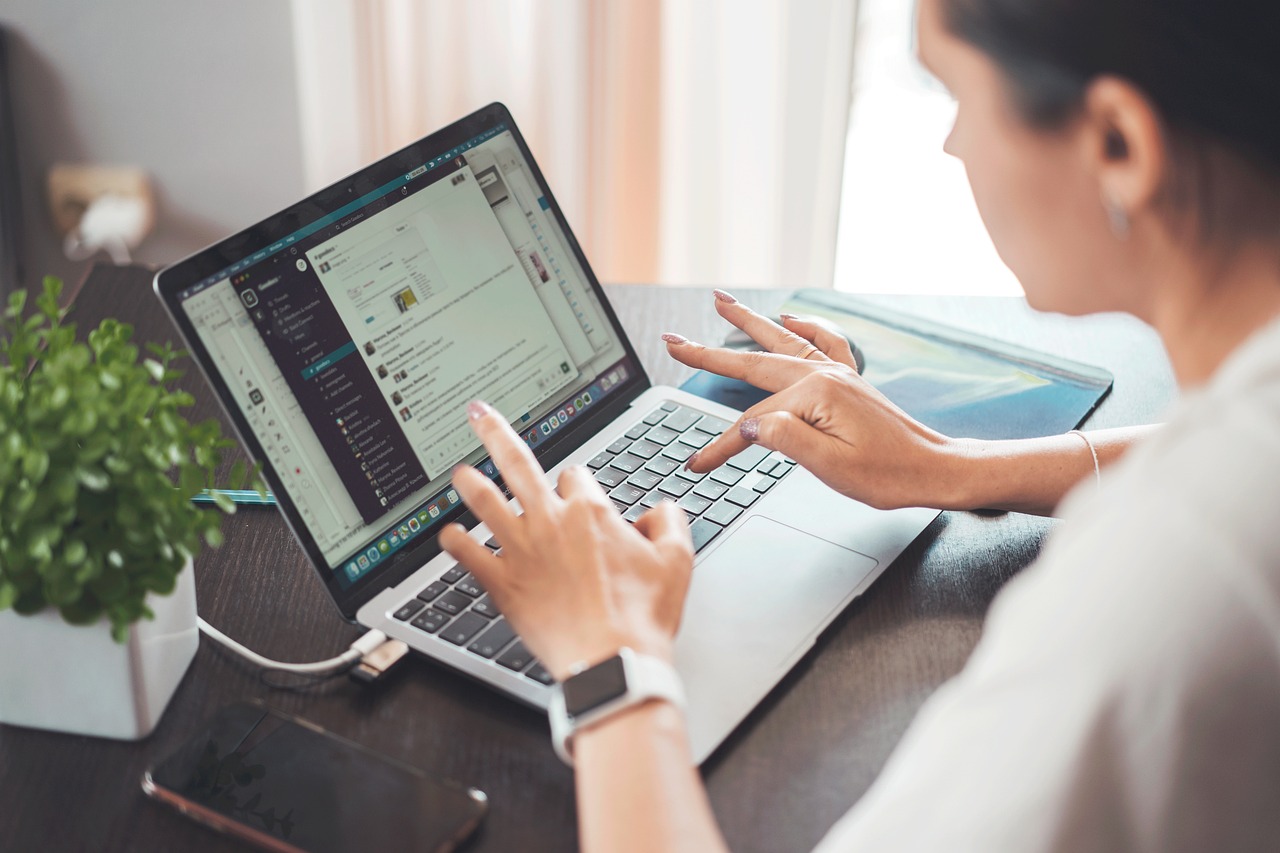 découvrez la simplicité et la sécurité de la banque en ligne. gérez vos comptes, effectuez des transactions et accédez à vos services bancaires 24/7, le tout depuis le confort de votre maison.