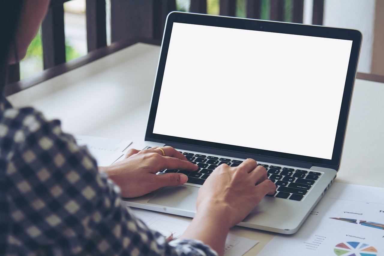 découvrez notre agence de publicité innovante, spécialisée dans la création de campagnes percutantes et sur mesure. maximisez votre impact avec des stratégies adaptées à vos besoins et une expertise reconnue dans le domaine de la communication.
