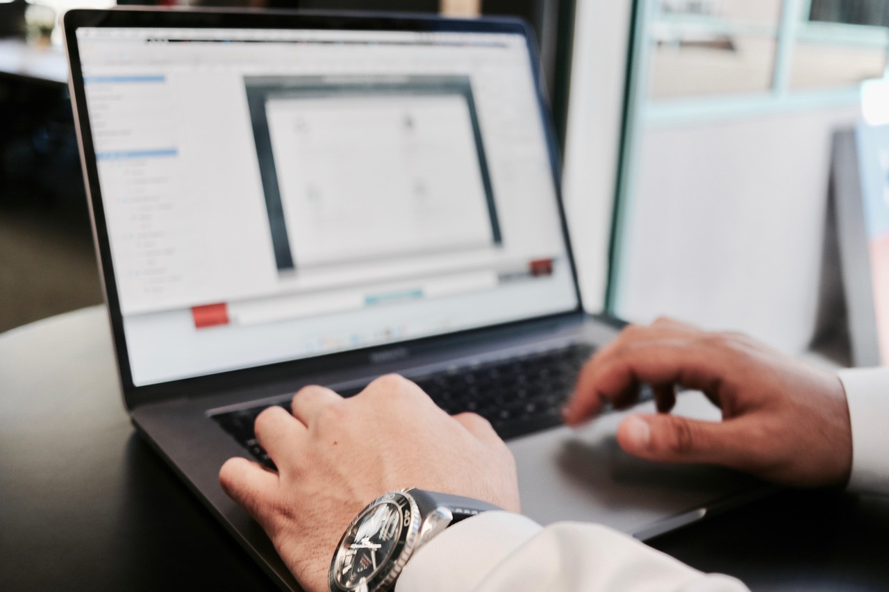 inbound ou outbound marketing : quelle stratégie adopter en 2025 ?