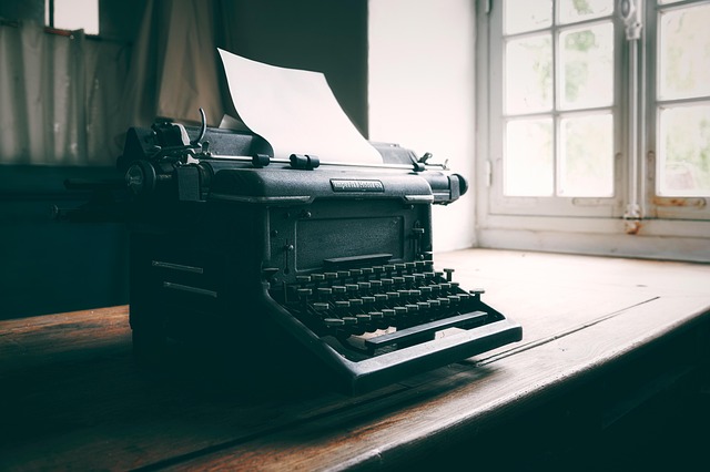 Comment rédiger un communiqué de presse percutant en 2025 ?